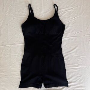 OQQ Womens Active Black Workout Jumpsuit with adjustable straps size medium